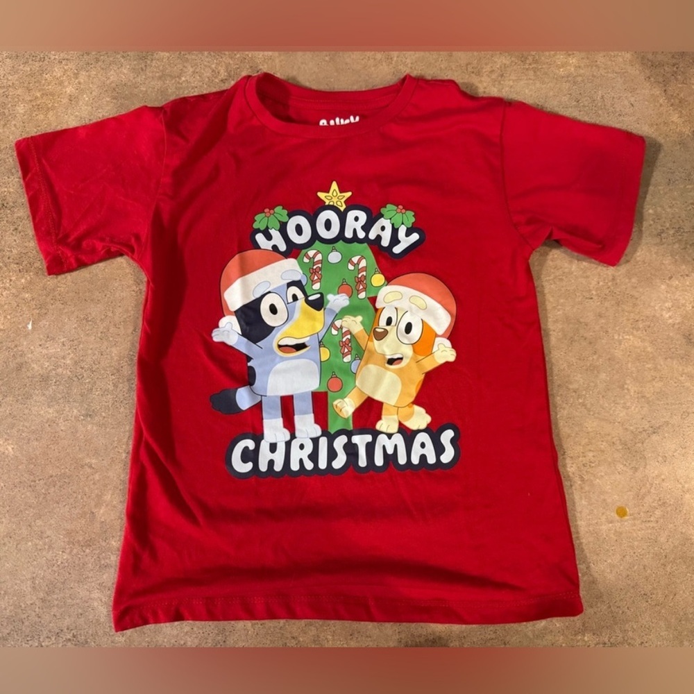 Bluey Red Kids Christmas Short Sleeve Tee Youth Size S Festive Fun Holiday